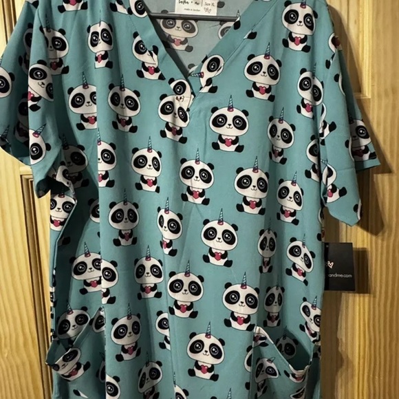 NWT! Tasha & Me Panda Scrub Top XL - Picture 1 of 2
